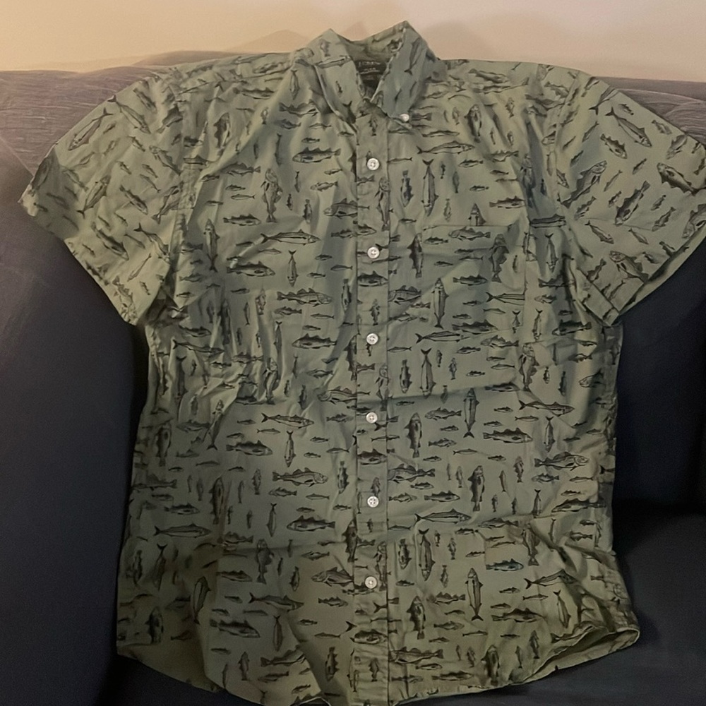 JCrew button up Men’s shirt size Med. NWT